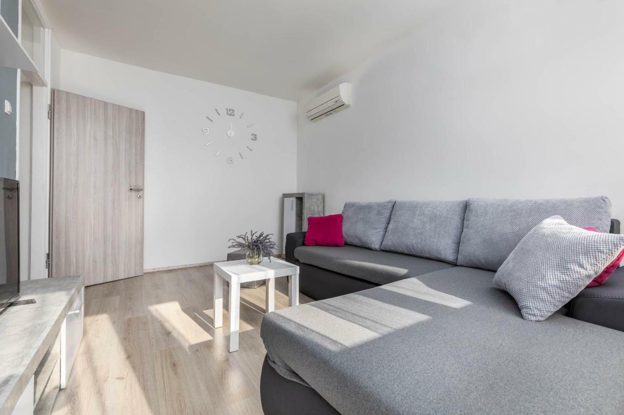 Apartment Sole Pula Bagian luar foto