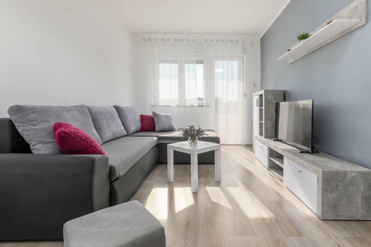 Apartment Sole Pula Bagian luar foto